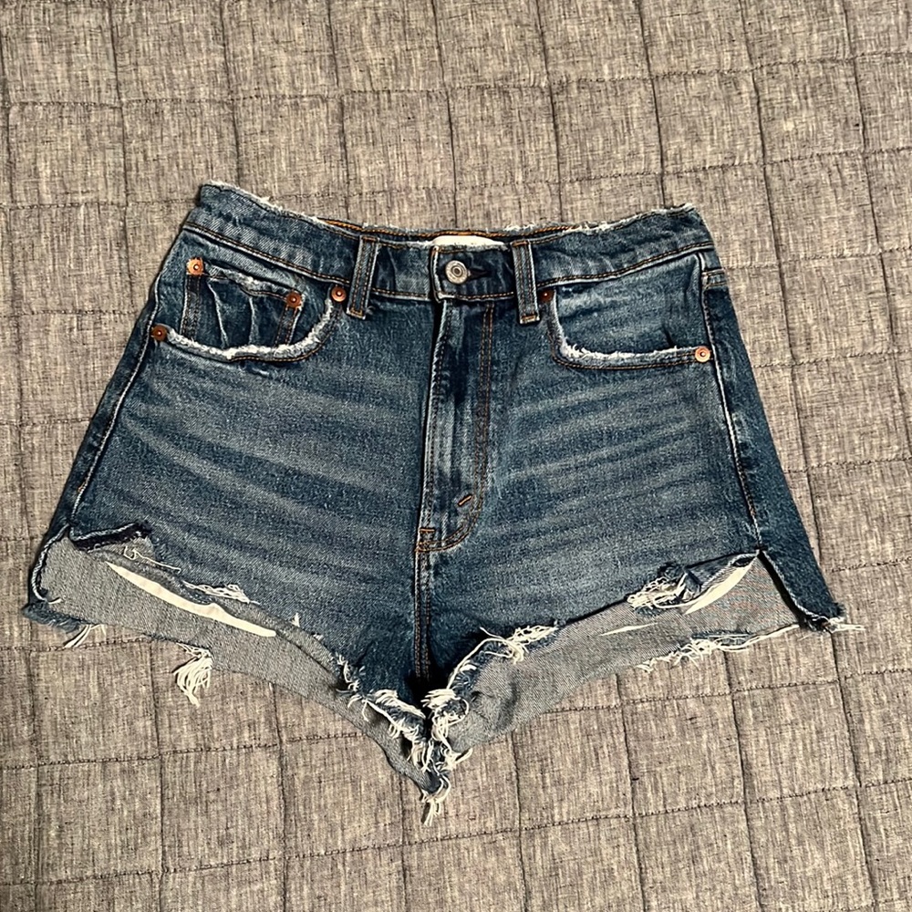 Abercrombie “The Mom Short”